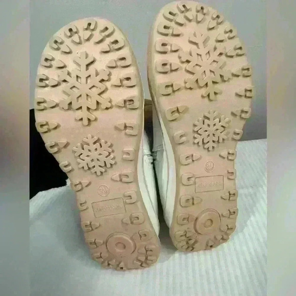 Kelly & Katie Aurora kids showboat silver white pink size 3M EUC let it go - Picture 10 of 15